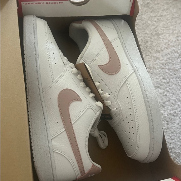 Nike Women's White Rose Pink Court Vision Low Next Nature Street Sneakers W9 - Picture 5 of 5